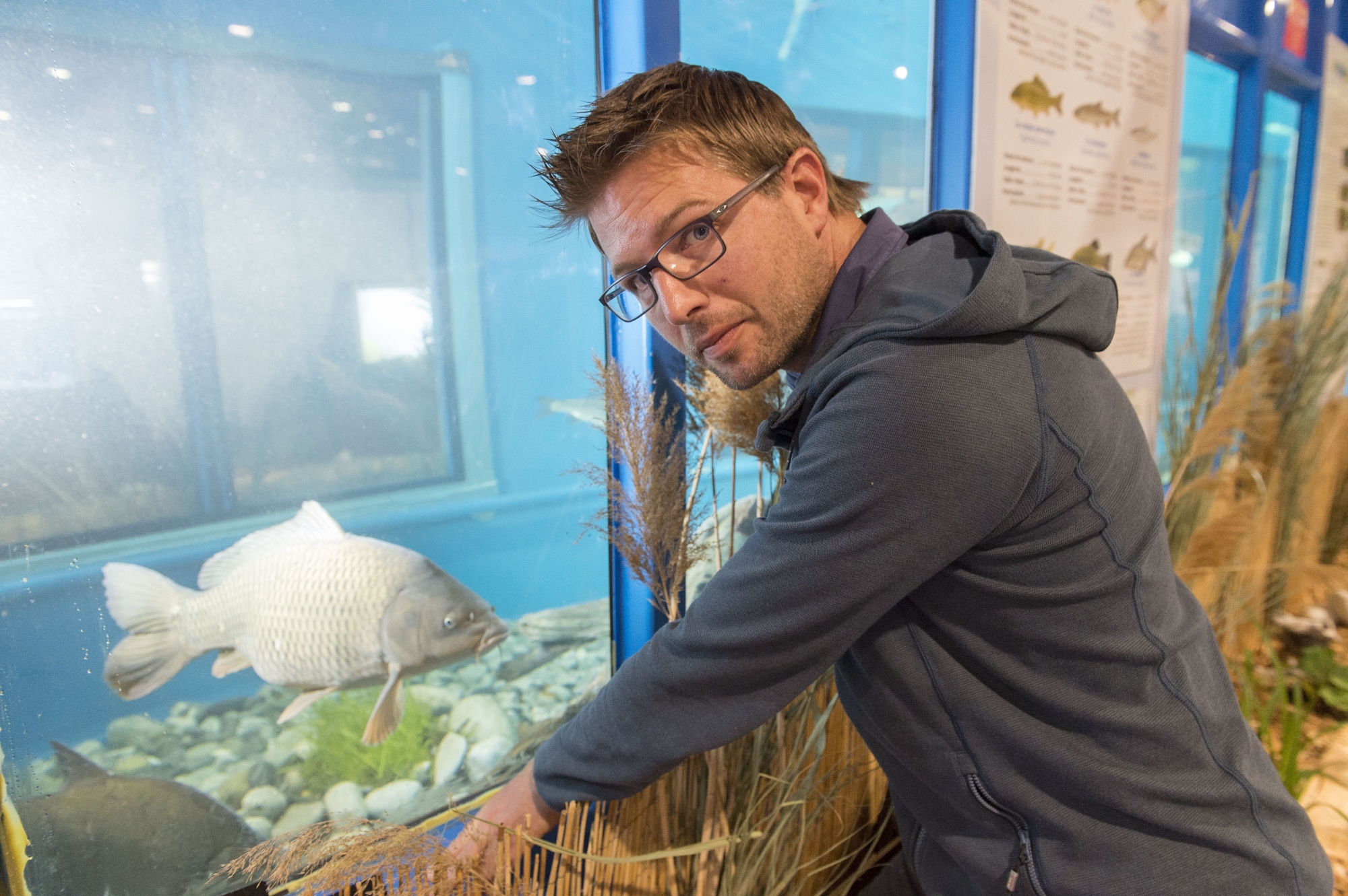 Martigny, le 18 mai 2017



David Théler prépare les bassin de martigny à la foire de Chasse et Pêche.



Sacha Bittel/Le Nouvelliste