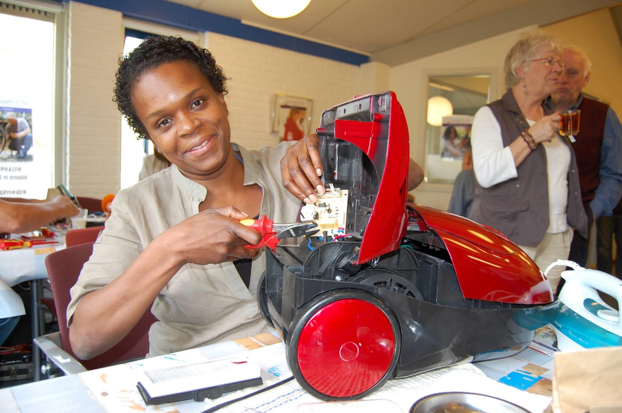 Un Repair Café voit le jour au Totem - Centre de loisirs RLC. Un rendez-vous pour lutter contre la surconsommation.



Nés en Hollande, les Repair Café sont en pleine expansion. Il en existe plus de 400 dans le monde.



DR