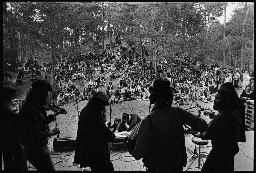 Le groupe de folk franco-suisse romand Aristide Padygros a marqué la musique folk des années 1970. Il est passé par Sapinhaut.