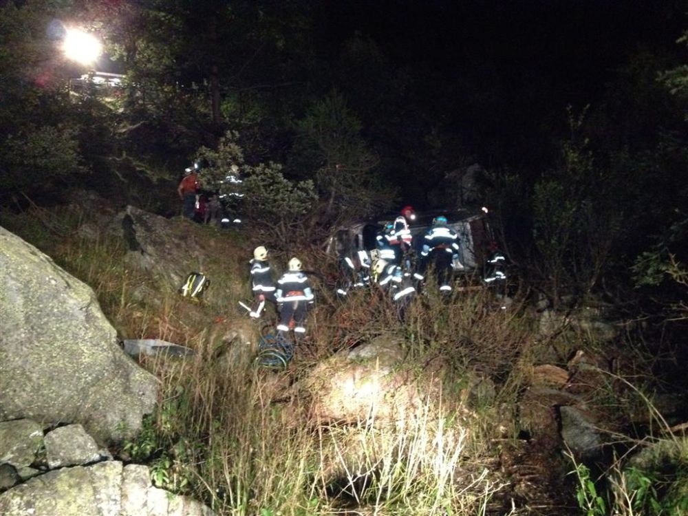 Le conducteur a dû être désincarcéré par les pompiers.