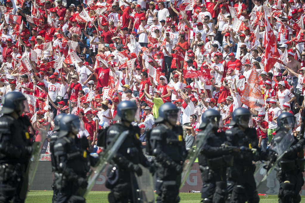 Il englobe seulement le surcoût des heures supplémentaires et le coût des policiers d'autres cantons venus en renfort, soit 100 francs par jour, selon une convention.