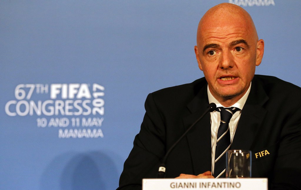 "Nous sommes effectivement confrontés à une crise diplomatique. Mais d'un autre côté, je suis confiant (....). La Coupe du monde, c'est en 2022. Dans cinq ans", a déclaré Gianni Infantino.