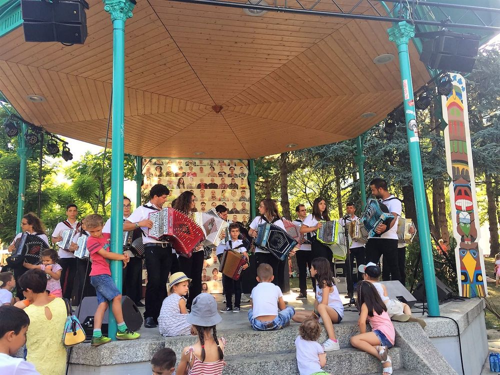 La communauté portugaise s'est produite en début de soirée sur la scène du kiosque à musique.