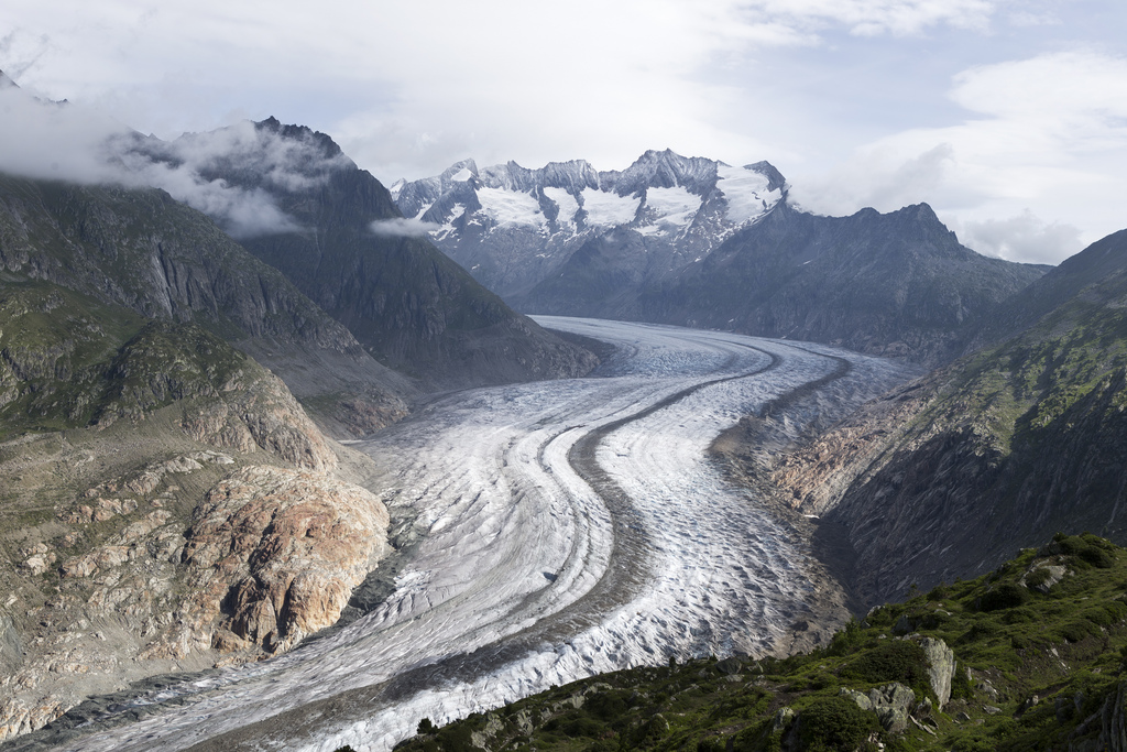 Il y a près de 180 disparus dans les montagnes valaisannes depuis 1926. Sur la glacier d'Aletsch (photo), les corps de trois frères égarés en 1926 ont été retrouvés en 2012.