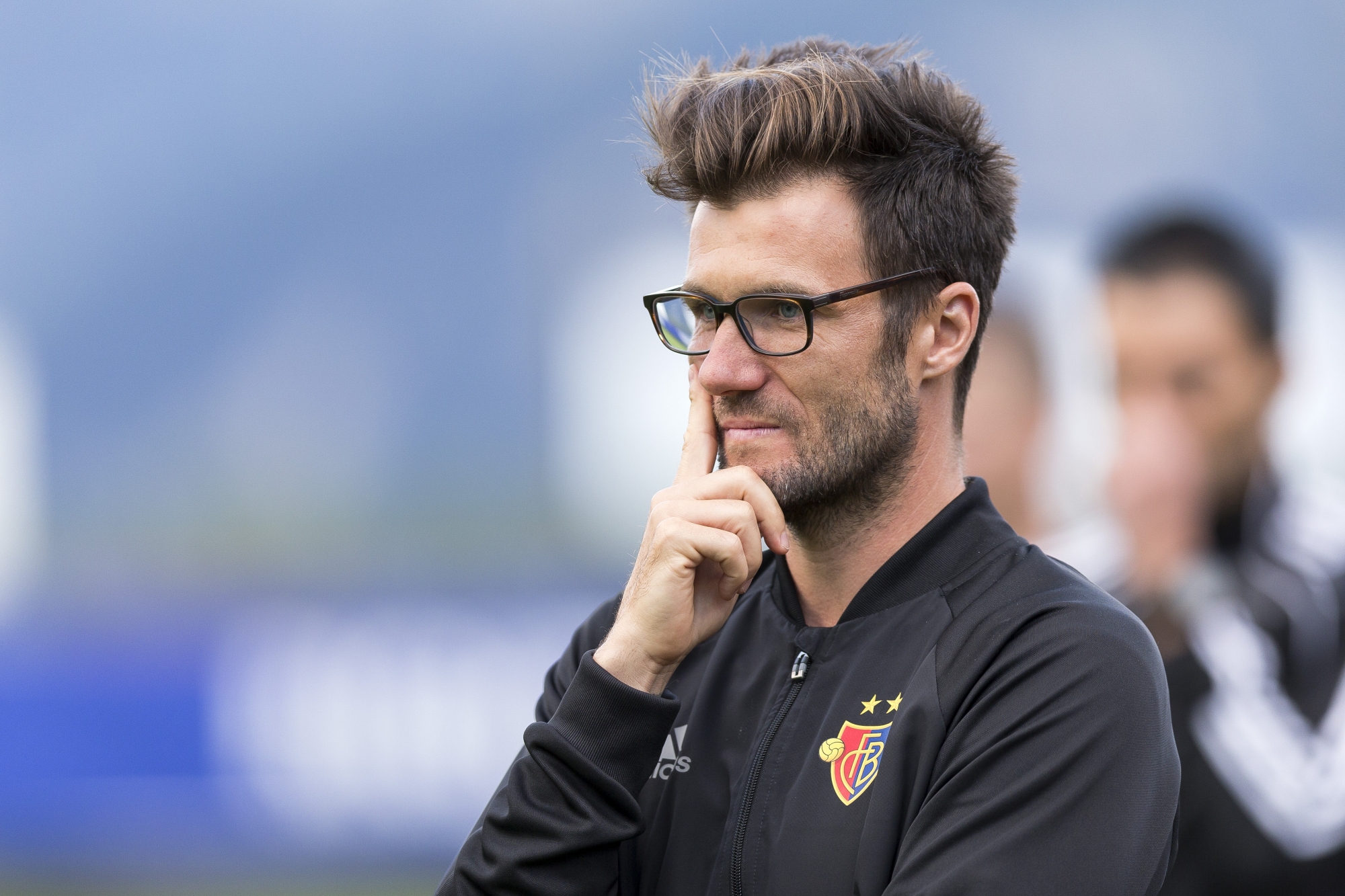 Basel's head coach Raphael Wicky, during a friendly soccer match as part of the Festival de Football des Alpes between FC Basel 1893 from Switzerland and Athletic Club Bilbao from Spain, at the Stade du Christ-Roi, in Lens, Switzerland,  Wednesday, July 12, 2017. (KEYSTONE/Cyril Zingaro) SWITZERLAND SOCCER FC BASEL ATHLETIC CLUB BILBAO