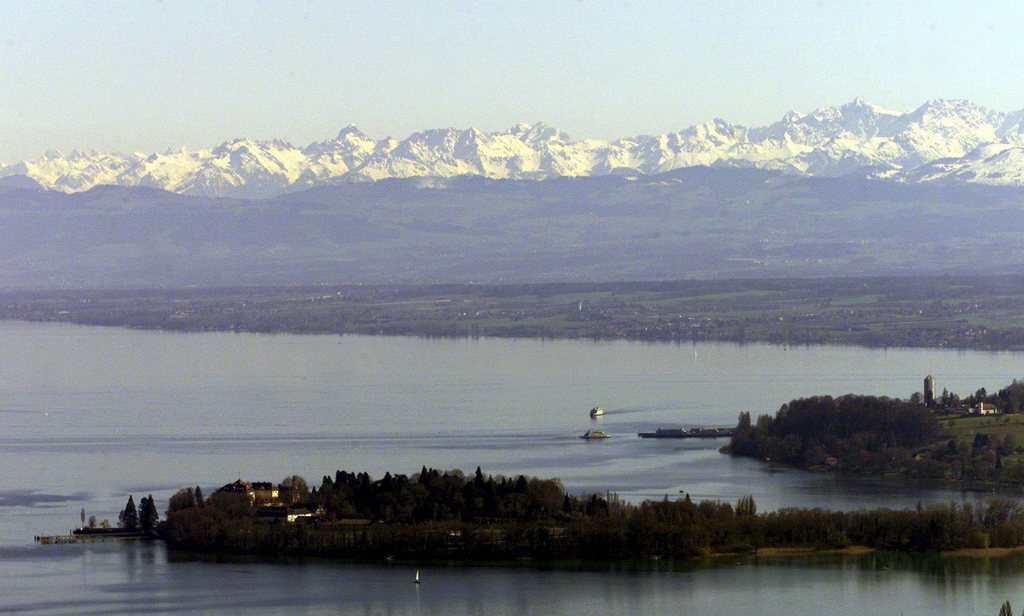 L'appareil s'est abîmé à proximité de l'île de Mainau, dans la partie allemande du lac.