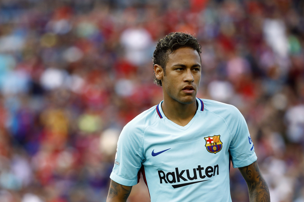 Neymar s'est littéralement acheté lui-même. On ne doute pas qu'il sera rapidement remboursé.