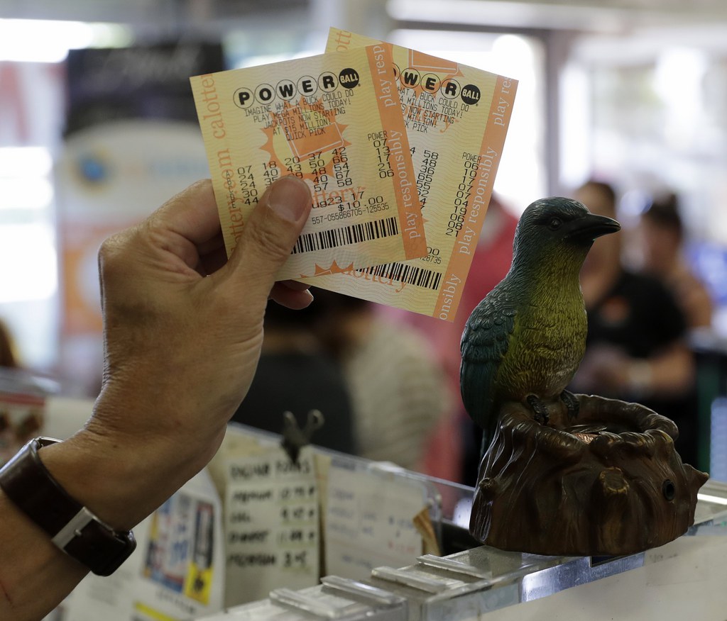 Le jackpot du Powerball de 758,7 millions de dollars a été remporté par un seul billet dans le Massachusetts, le plus important de l'histoire pour un seul billet.