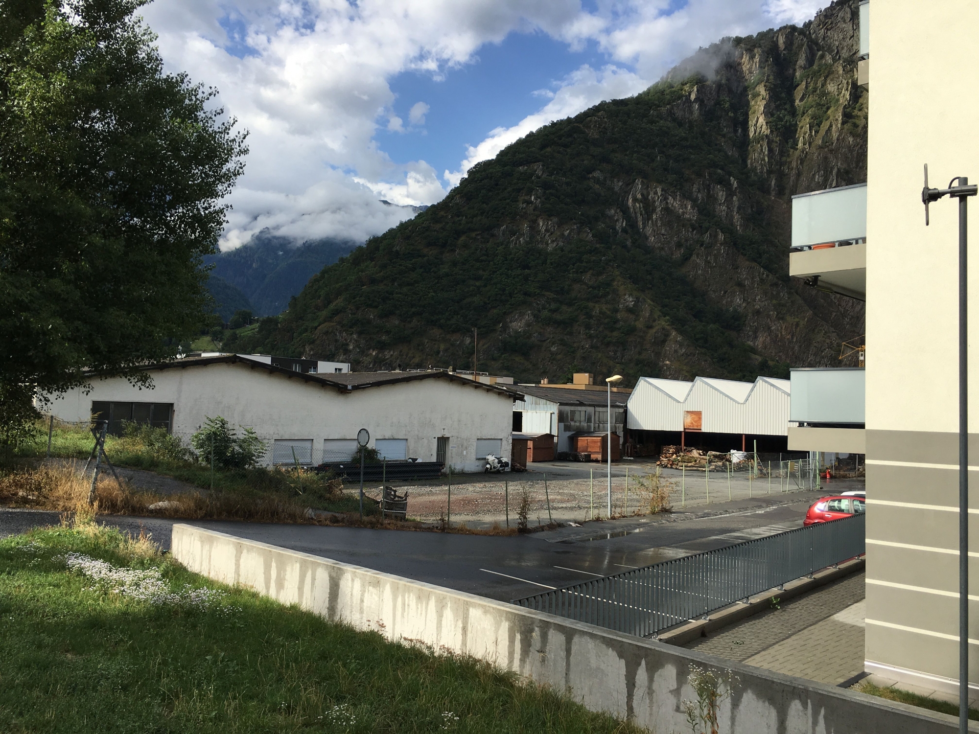 nouveaux bâtiments du Chemin du Milieu. le n