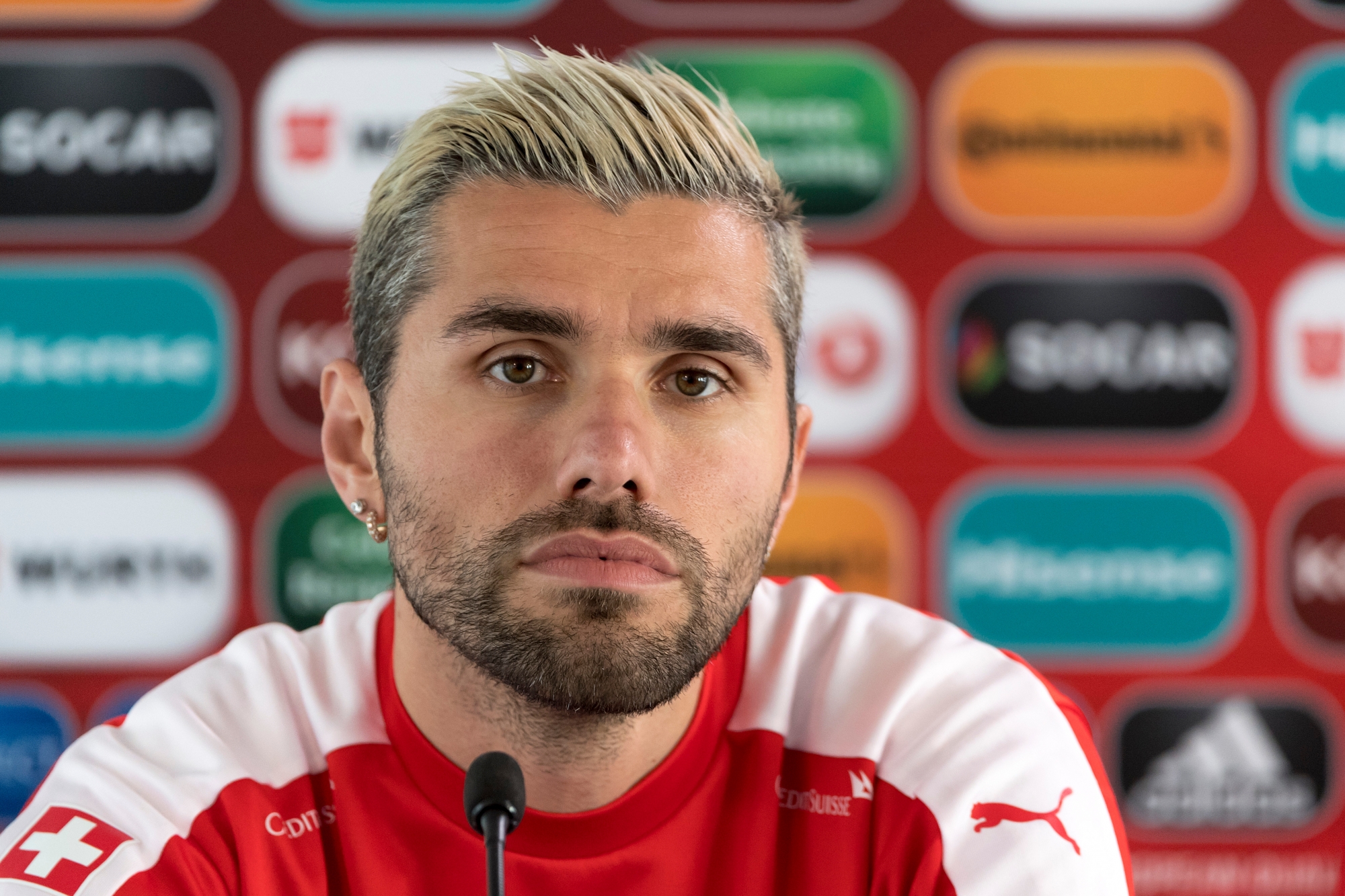 ARCHIVBILD ZUM WECHSEL VON VALON BEHRAMI VON WATFORD ZU UDINESE, AM MITTWOCH, 16. AUGUST 2017 - Switzerland's Valon Behrami speaks during a press conference at the Torsvollur football stadium in Torshavn, Faroe Islands, on Thursday, June 8, 2017. Switzerland is scheduled to play a 2018 Fifa World Cup Russia group B qualification soccer match against Faroe Islands on Friday, June 9, 2017. (KEYSTONE/Georgios Kefalas) FUSSBALL TRANSFER VALON BEHRAMI