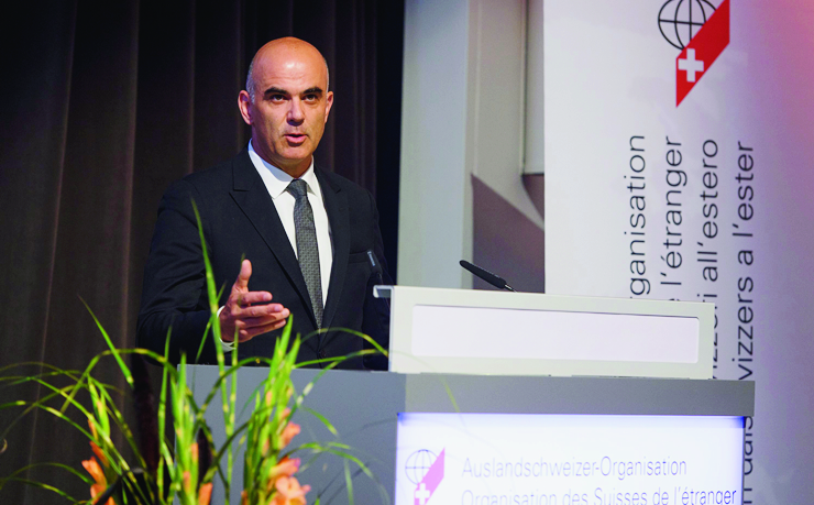 Bundesrat Alain Berset spricht an der Plenarversammlung des 95. Auslandschweizer-Kongresses im Congress Center in Basel, am Samstag, 19. August 2017. (KEYSTONE/Dominik Pluess) SCHWEIZ AUSLANDSCHWEIZER-KONGRESS