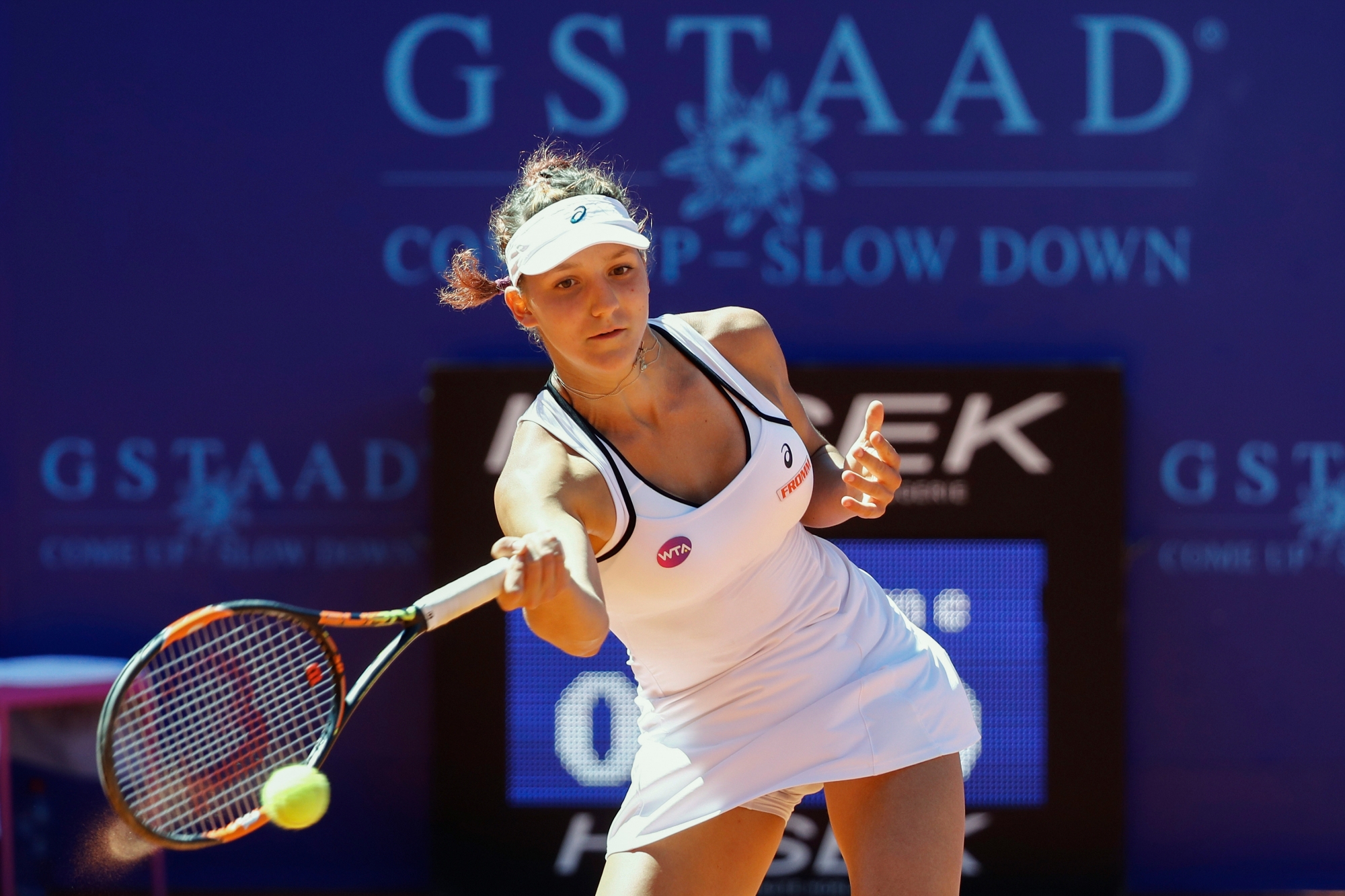 Rebeka Masarova of Switzerland in action during her quarter final match against Annika Beck of Germany, at the WTA Ladies Championship tennis tournament in Gstaad, Switzerland, Saturday, July 16, 2016. (KEYSTONE/Peter Klaunzer)masarova TENNIS WTA TOUR 2016 GSTAAD