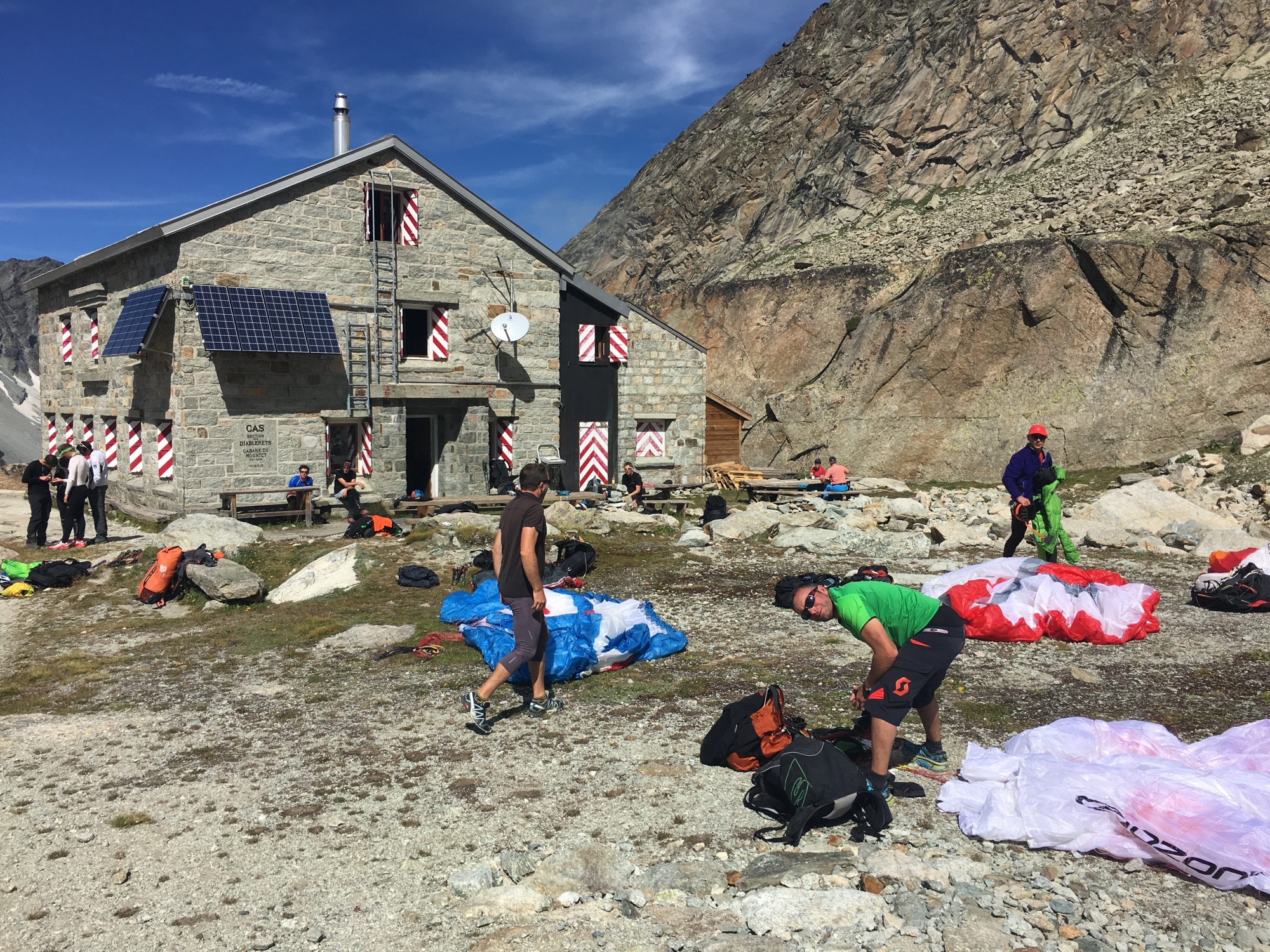 Vercofly, compétition un peu folle qui allie parapente et trail