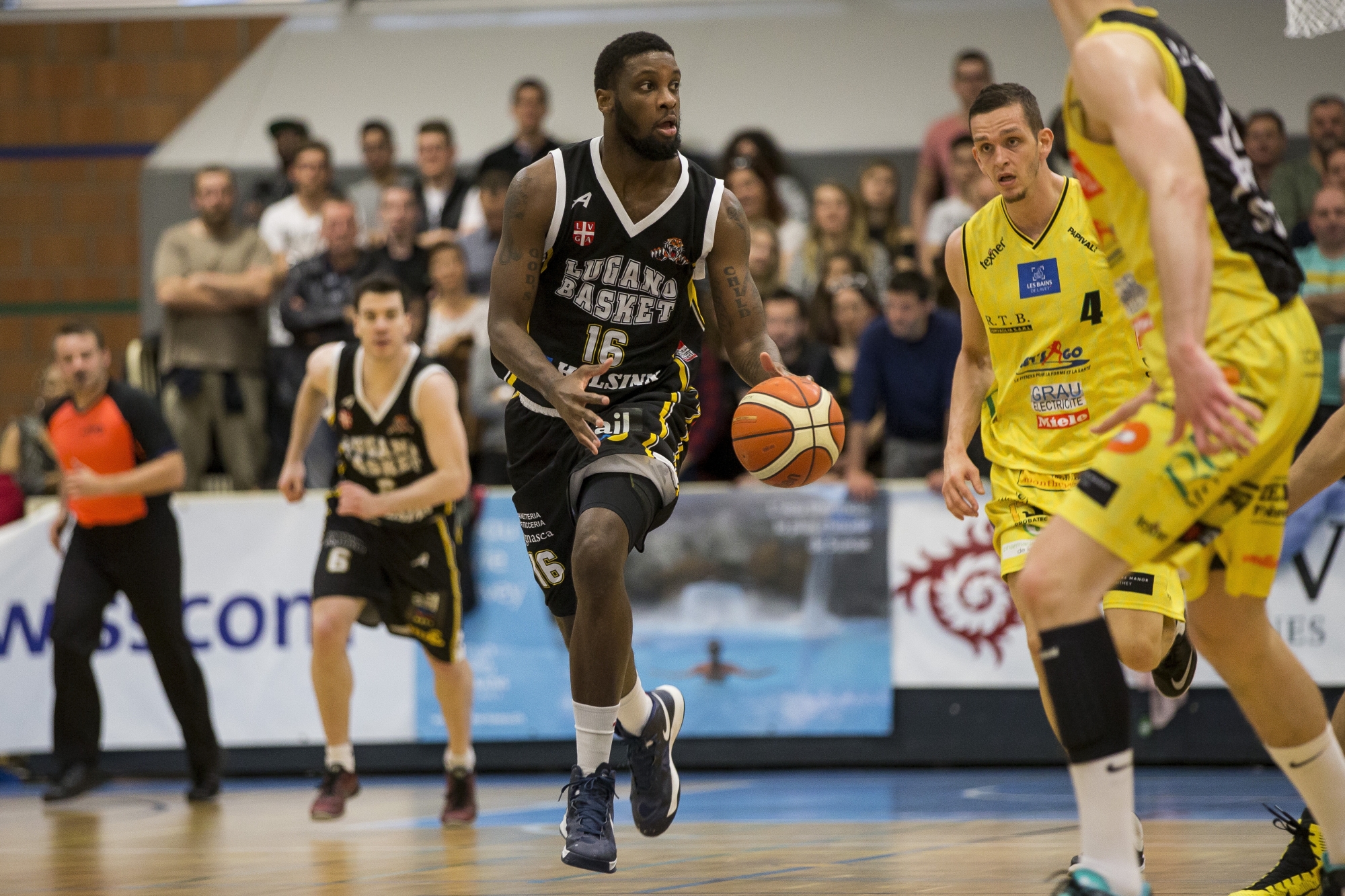 Avant de jouer pour le BBC Monthey, Terrance Henry a porté le maillot de Lugano.