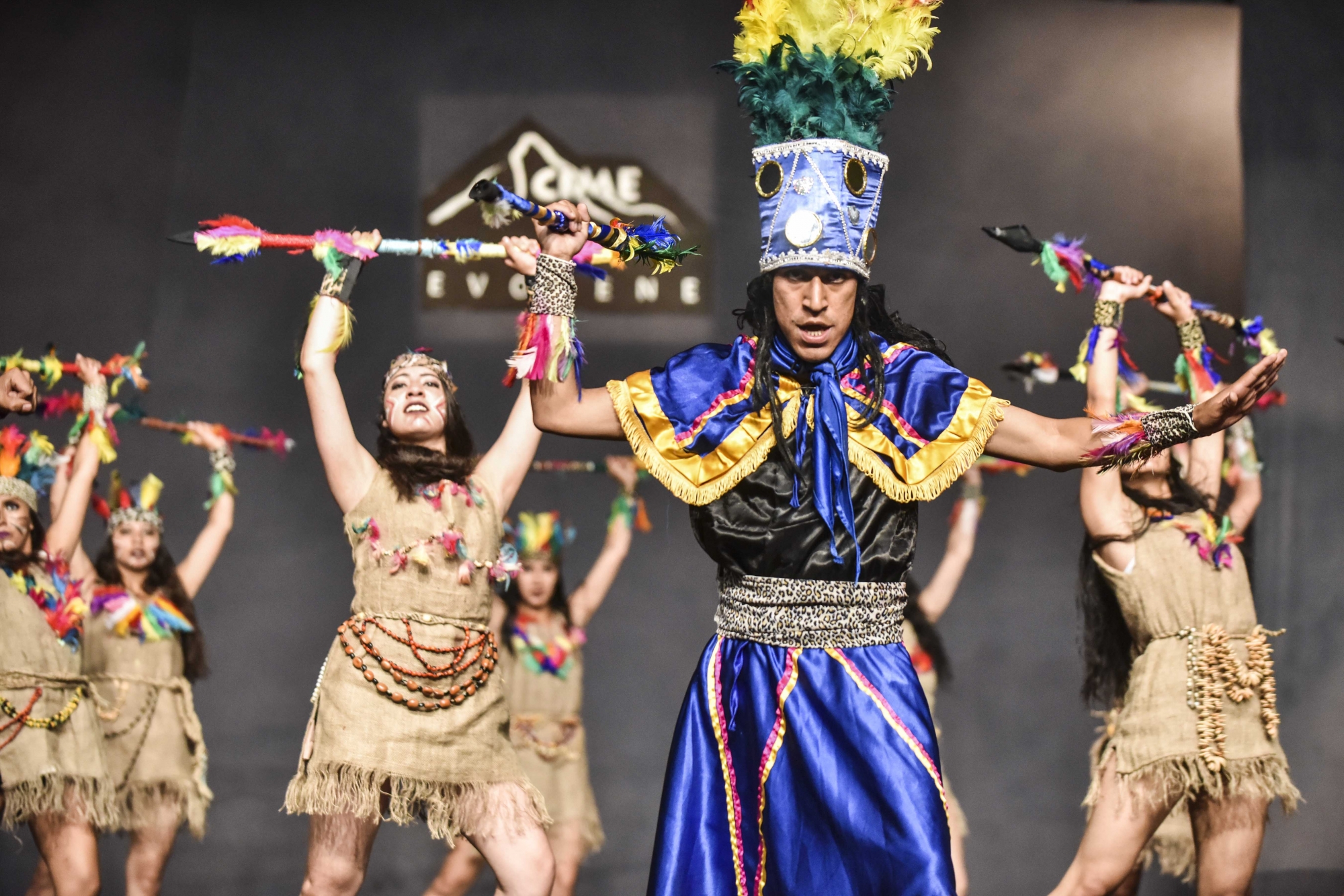 La troupe bolivienne a clos de la plus brillante des manières le gala d'ouverture des CIME, vendredi soir à Evolène. 