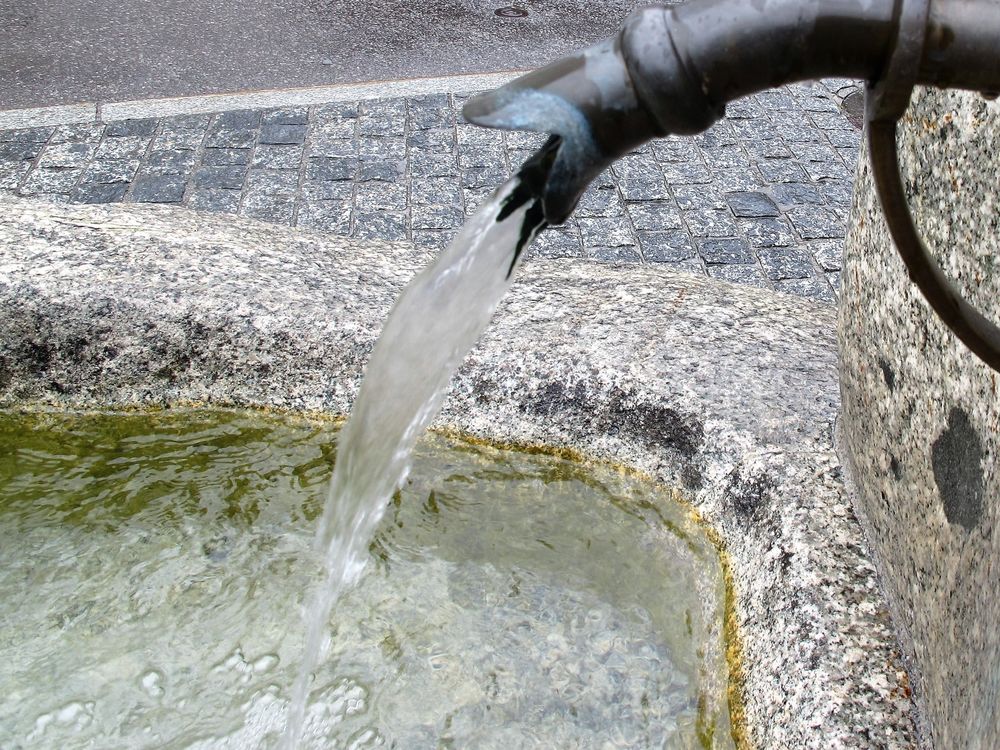 L'eau (photo d'illustration) est à nouveau potable dans les hameaux de Fontaine-Dessous, Rive-Haute et Fontaine-Dessous.
