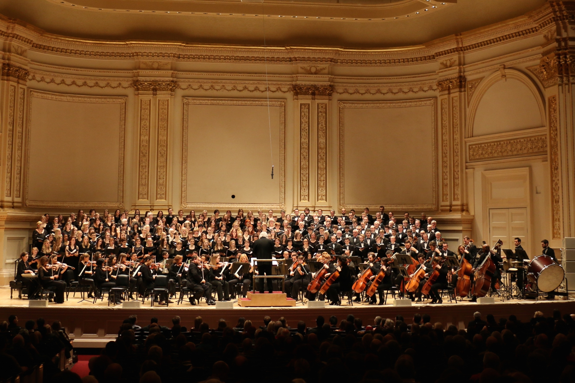 Deux ans après son mémorable concert au Carnegie Hall de New York (photo), la chorale Les Follatères va monter sur scène à la Belle Usine de Fully.
