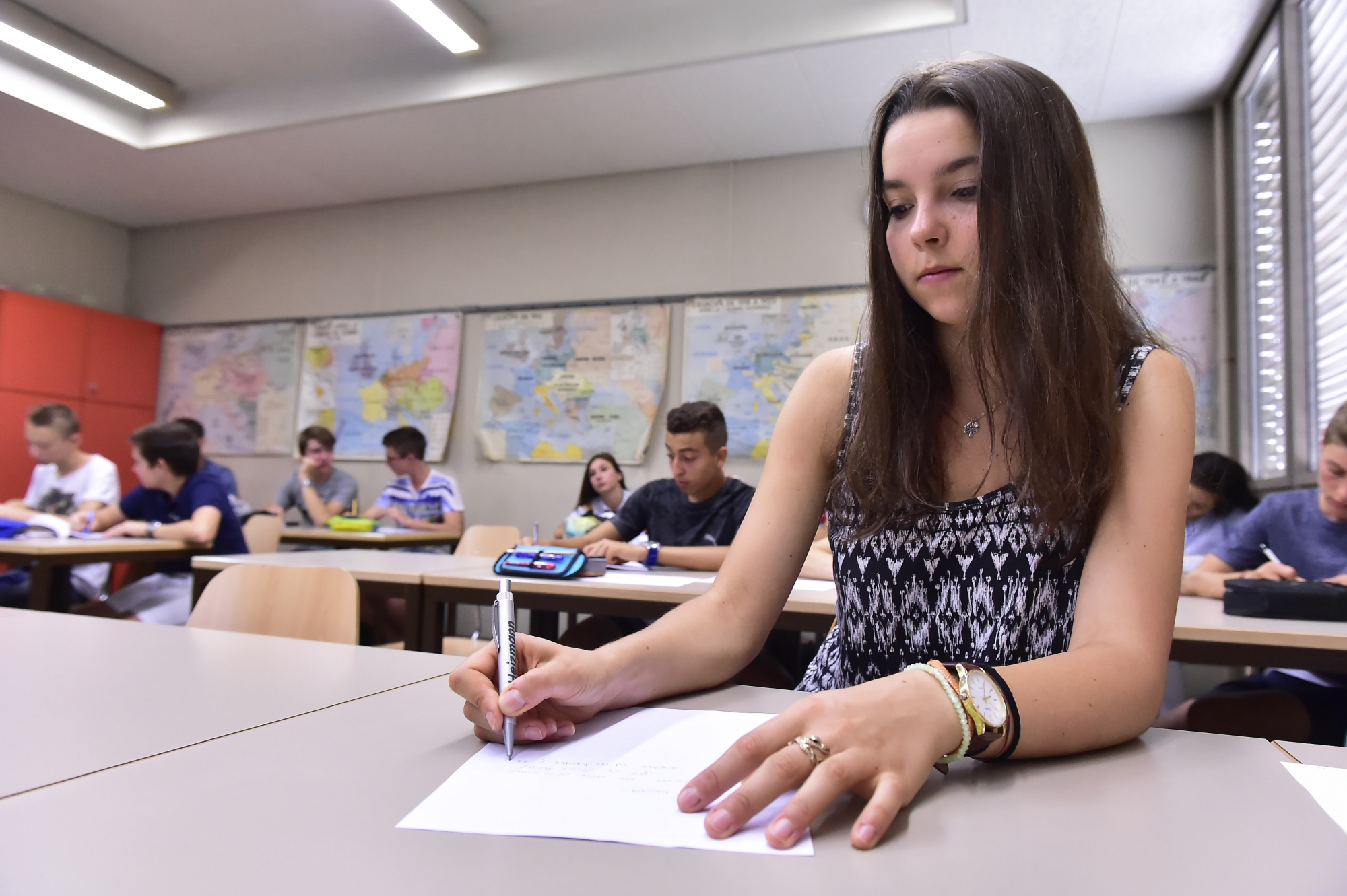 Comme Jessica Ruffiner, étudiante haut-valaisanne qui a décidé de passer une année en immersion au collège des Creusets, ils sont des dizaines à avoir commencé leur scolarité en terre linguistique (presque) inconnue.