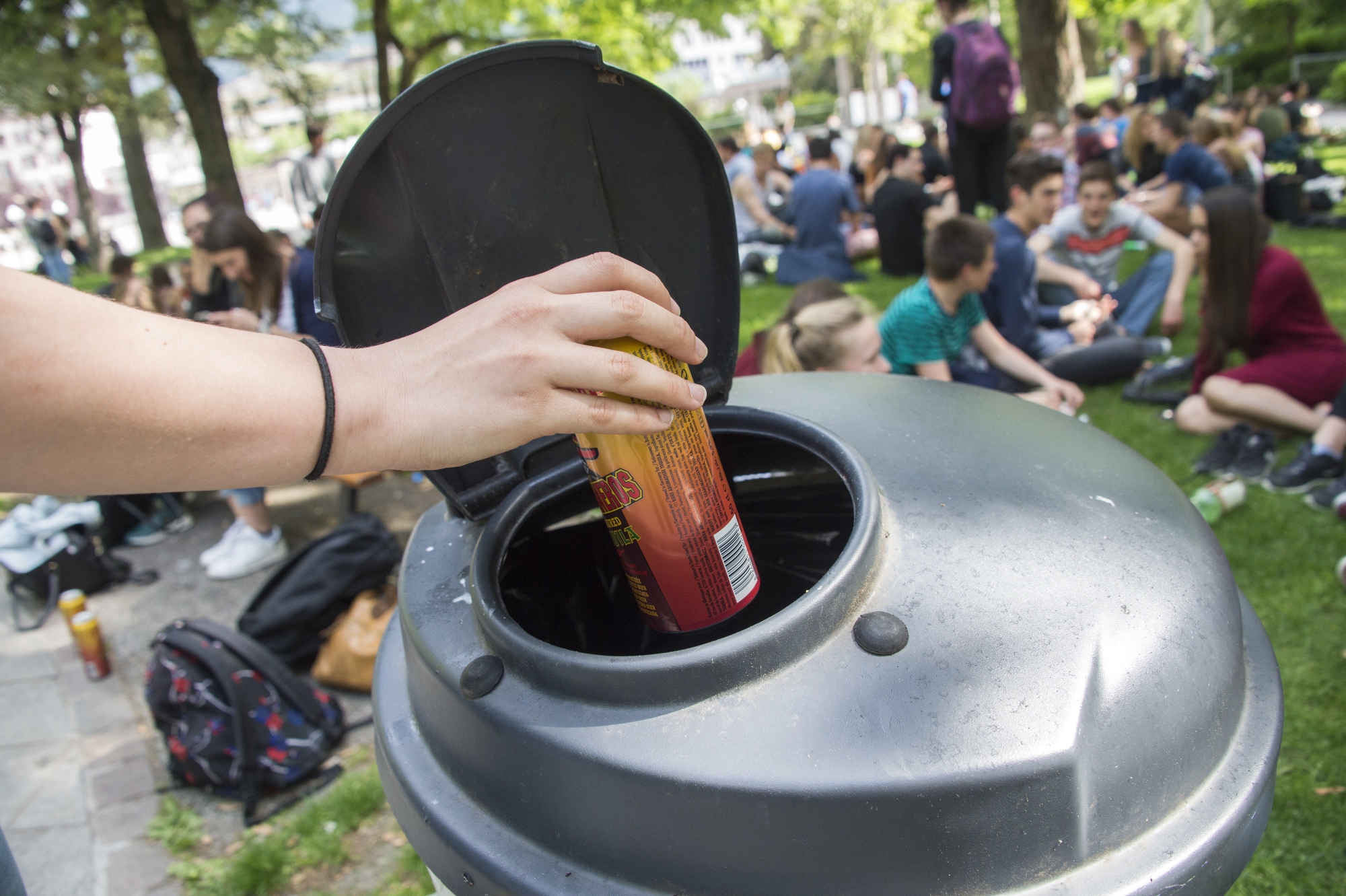 Sion est récompensée pour sa lutte contre le littering et compte bien poursuivre ses efforts pour éviter les déchets abandonnés sur la voie publique. 