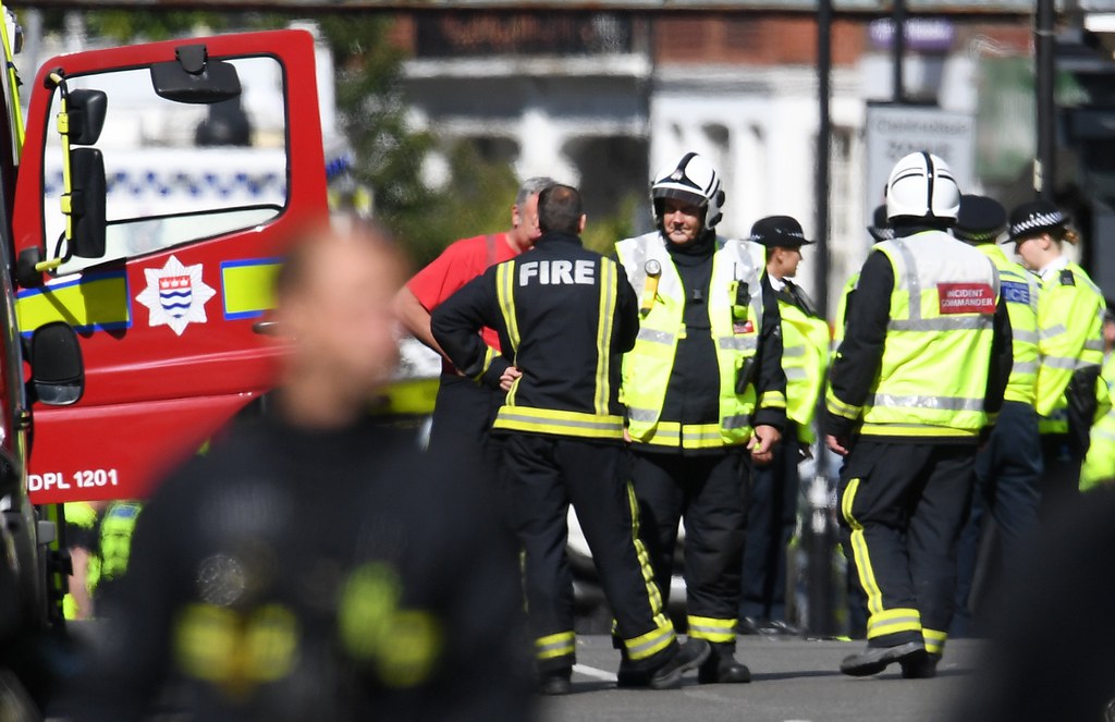 L'enquête de la police britannique a déjà permis d'arrêter deux suspects liés à l'explosion qui a fait 29 blessés vendredi dans le métro de Londres.