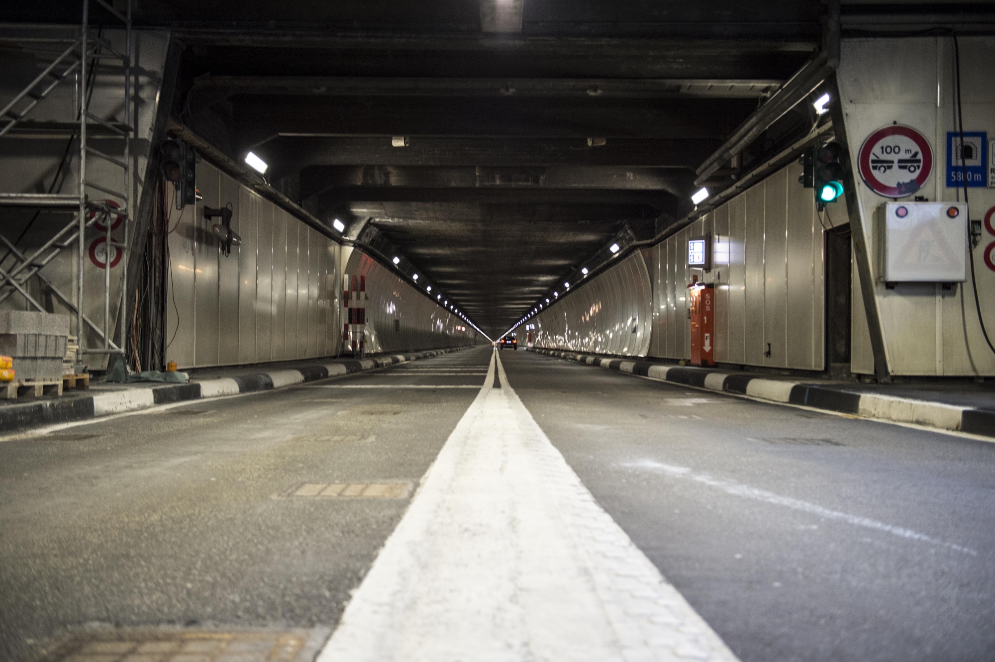 Le tunnel demeure fermé au trafic.