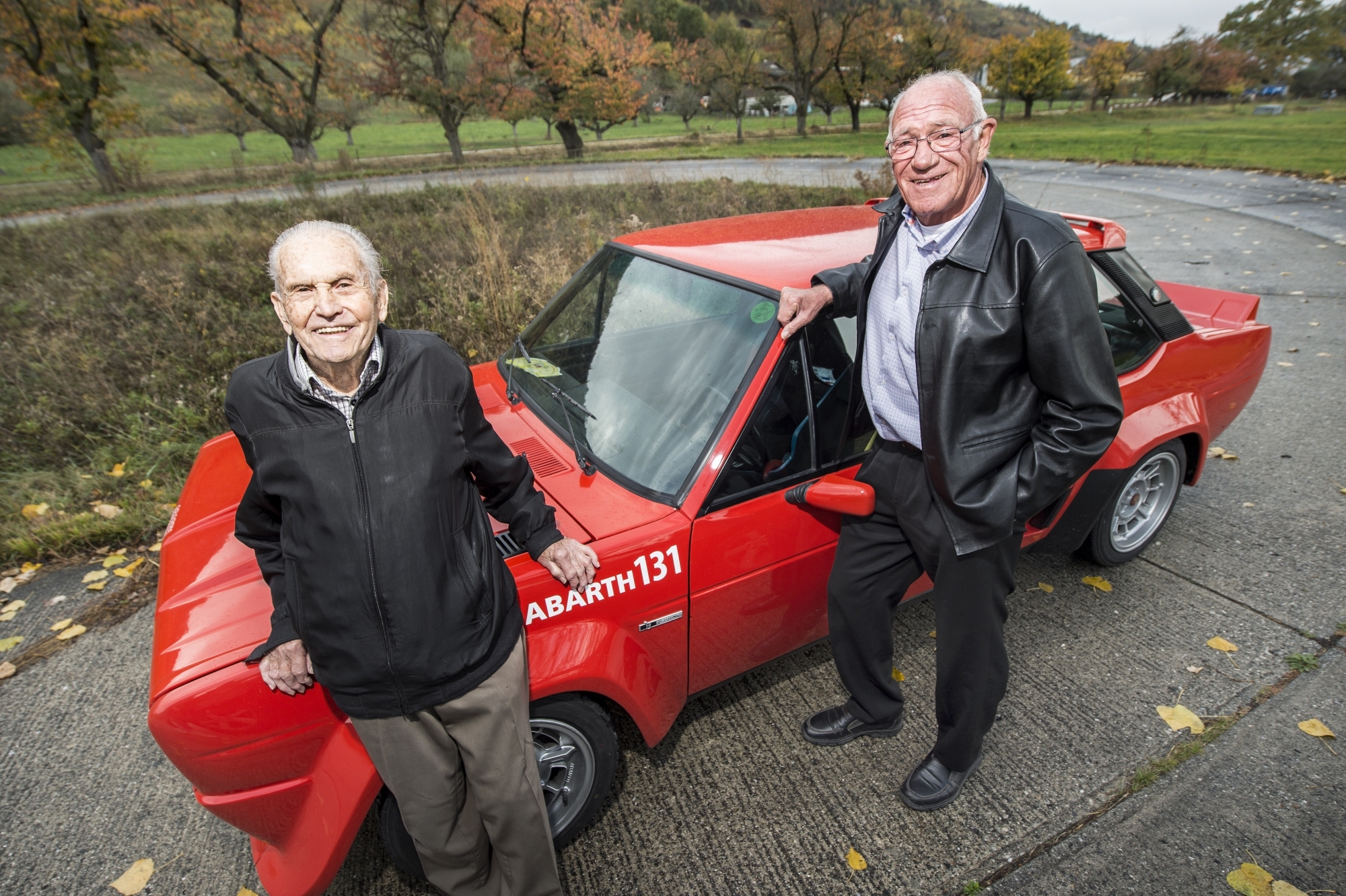 Michel Rudaz et Philippe Carron, tous deux anciens champions suisses des rallyes, ont participé au rallye international du Valais en 1967 lorsque les équipages découvrirent pour la première fois la super-spéciale des casernes. 