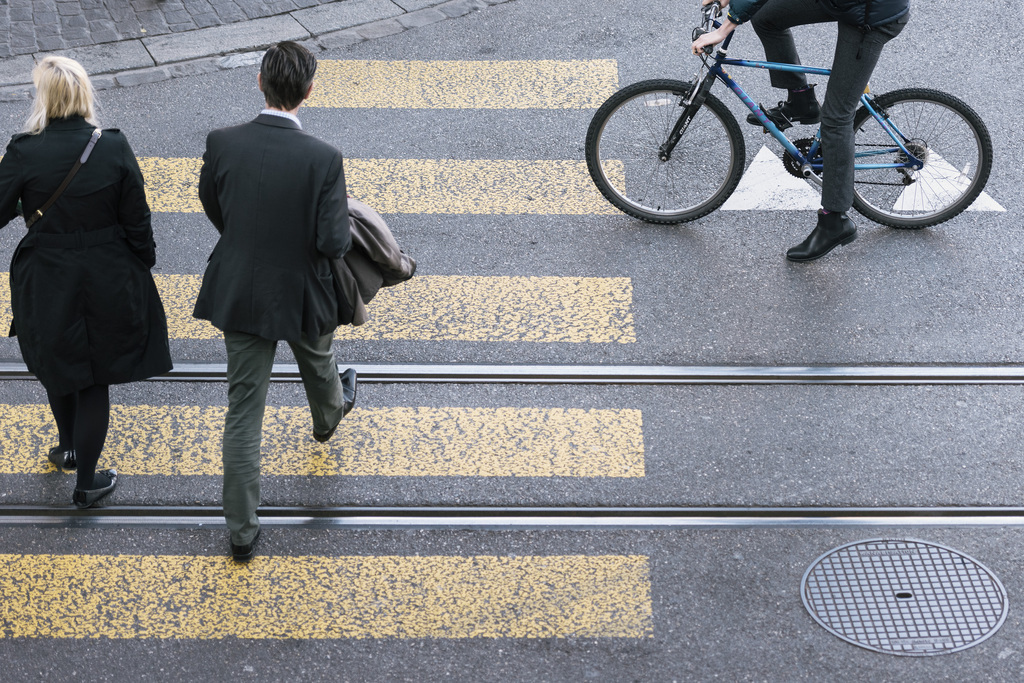 Les piétons et les cyclistes sont les usagers les plus menacés sur les routes suisses. (illustration)