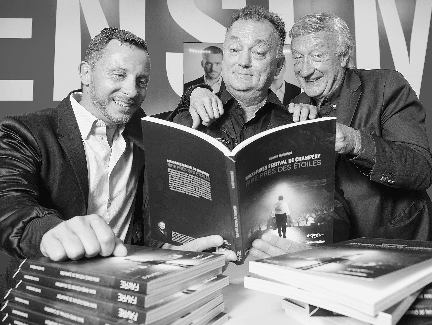 Martigny - 2 octobre 2017  - Foire du Valais - Vernissage du livre Maxi-Rires,Rire près des étoiles - de g.à.dr:.Yann lambiel (comédien et humoriste),Olivier Burgener (auteur du livre) et Olivier Lejeune (comédien). MAXI_RIRES3