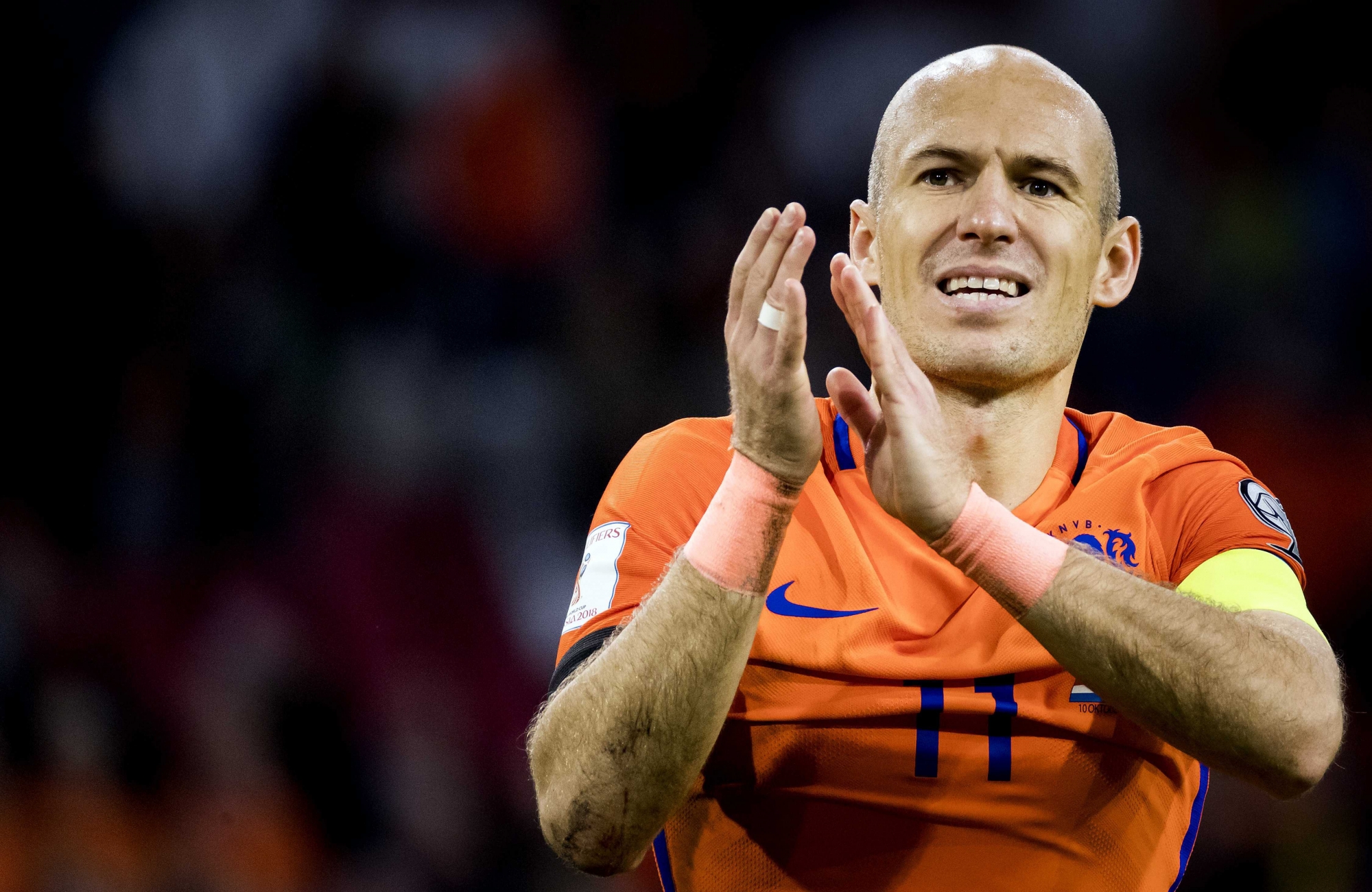 epa06257819 Dutch national soccer player Arjen Robben reacts after the FIFA World Cup 2018 qualifying Group A soccer match between Netherlands and Sweden, in Amsterdam, The Netherlands, 10 October 2017.  EPA/Koen van Weel NETHERLANDS SOCCER FIFA WORLD CUP 2018 QUALIFICATION