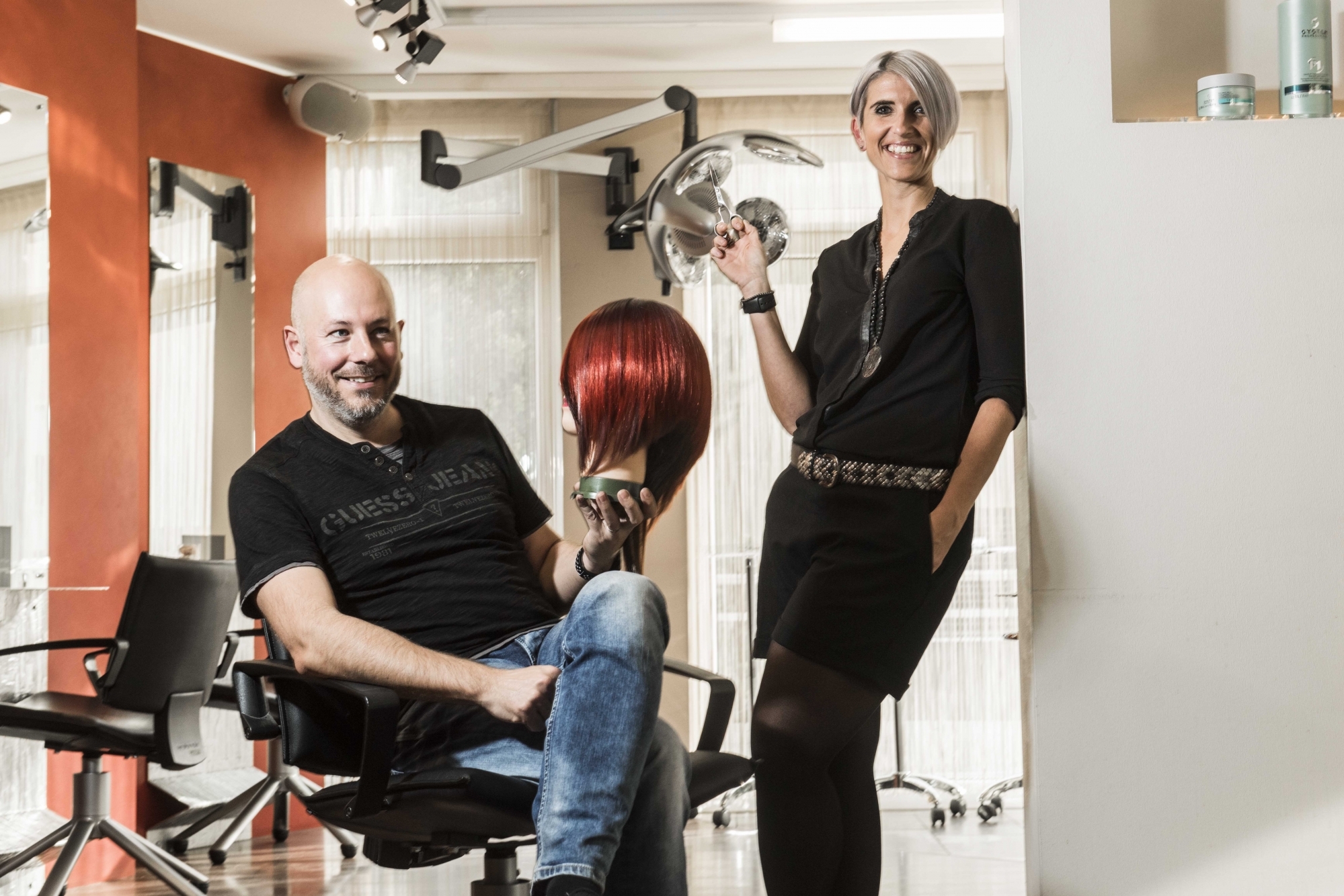 A Londres, François Evéquoz et Jessica Délèze sont en lice pour conquérir le monde de la coiffure. 