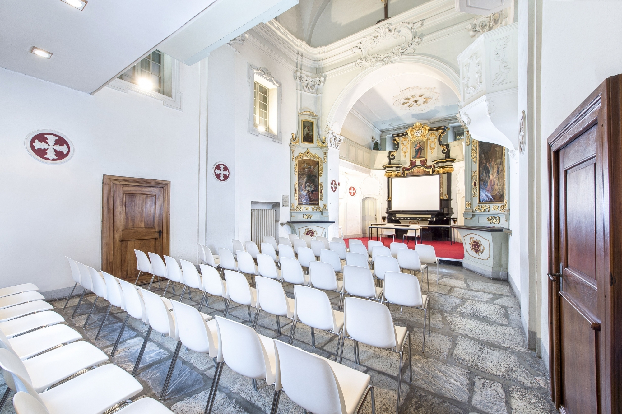 Au sein de l'Espace Création à Sion, la chapelle accueille désormais des conférences. 