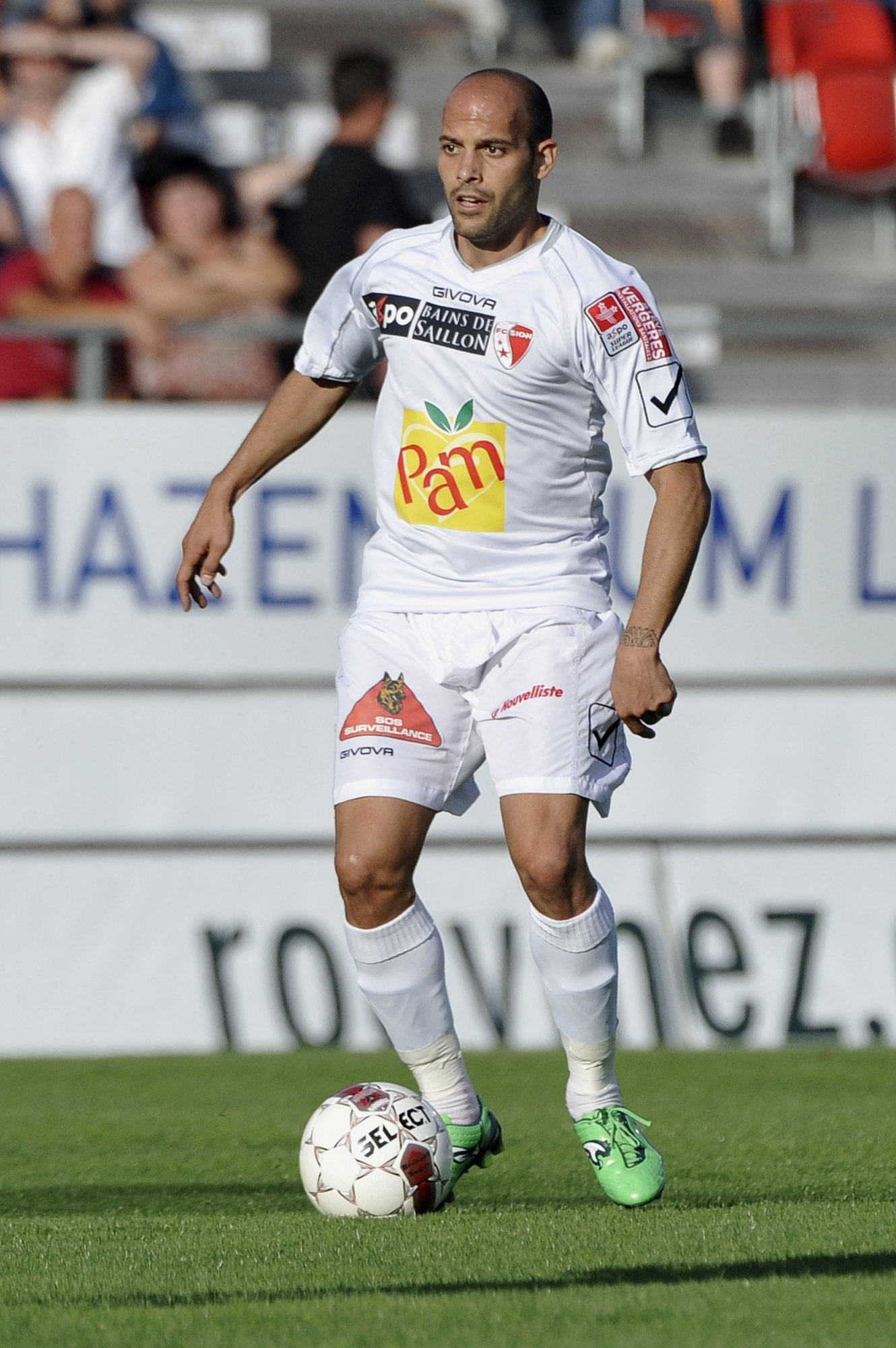 Gabri a porté le maillot  du FC Sion lors de la saison 2011-2012. 