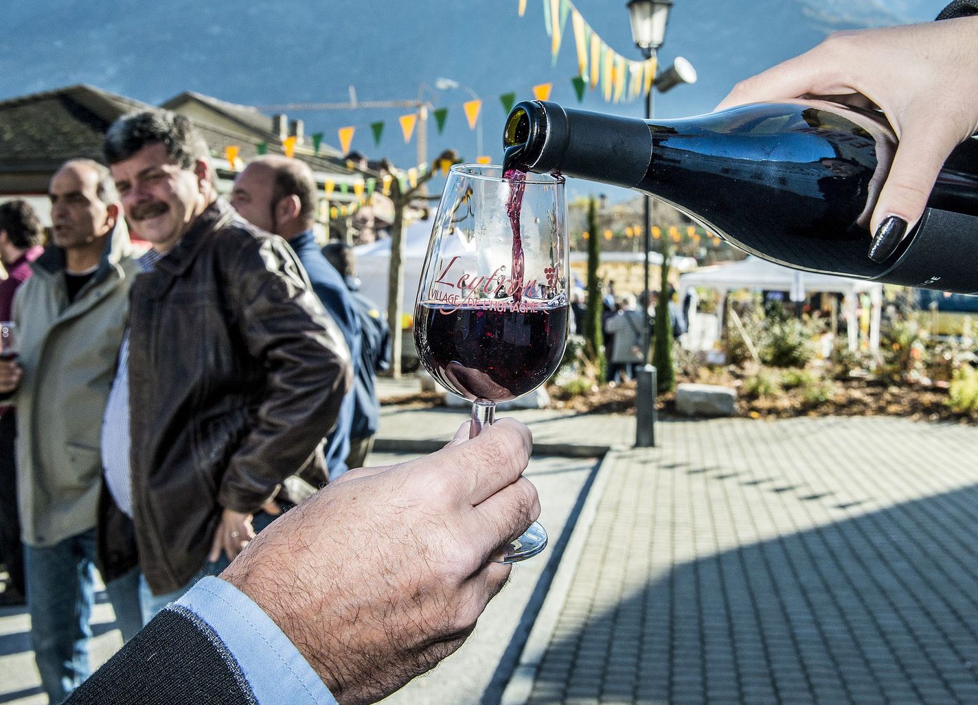 A l'image de cette humagne rouge de Leytron, les vins valaisans contribuent grandement à l'excellente renommée de l'ensemble de la production helvétique.