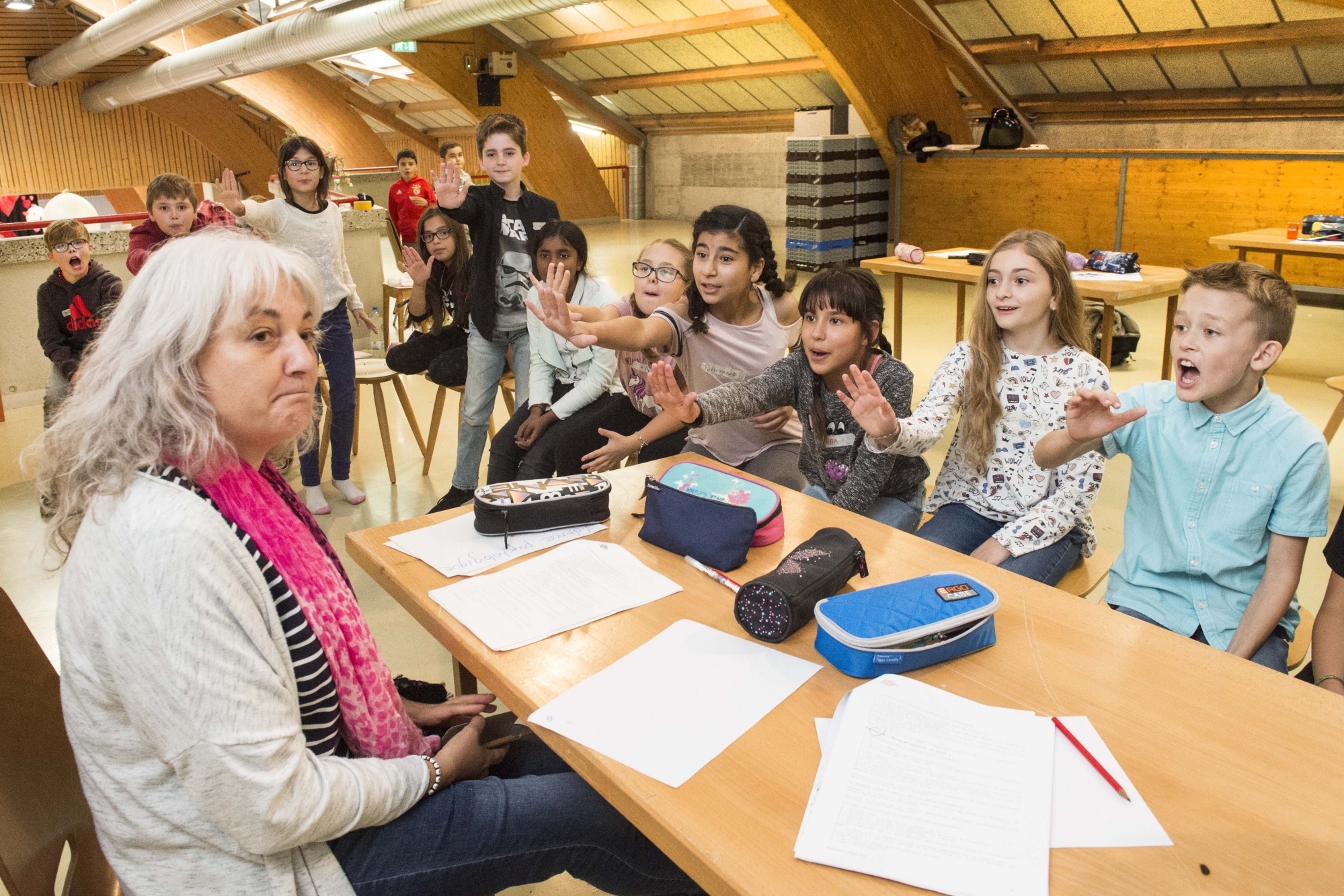 Lors du cours, un théâtre interactif a permis aux enfants de dire non à la violence psychologique.