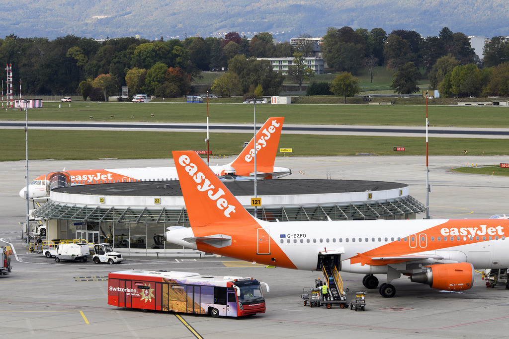 De nombreux Suisses ne voyagent pas en avion parce qu'ils considèrent que ce moyen de transport est trop polluant (illustration).