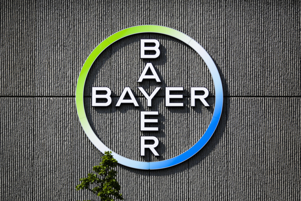 Bayer et le géant américain des pesticides et OGM continueront de coopérer avec les autres autorités afin de boucler l'opération au début de l'an prochain, a ajouté le chimiste allemand dans un communiqué.