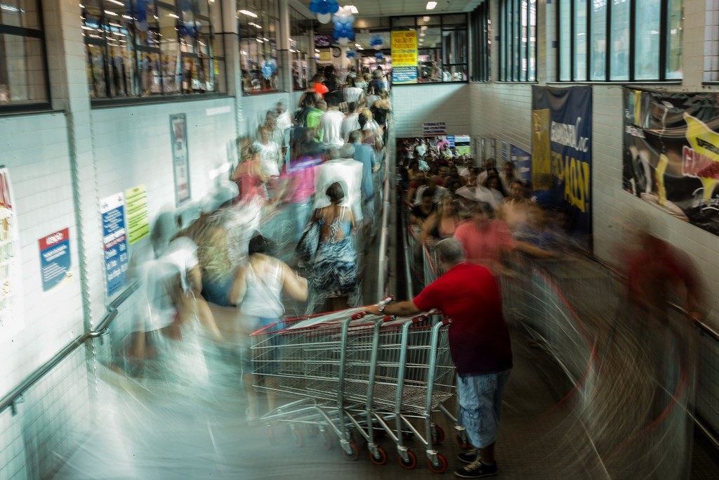 Ce vendredi, de nombreux clients profiteront des bonnes affaires du Black Friday, dans les magasins ou sur le Net.