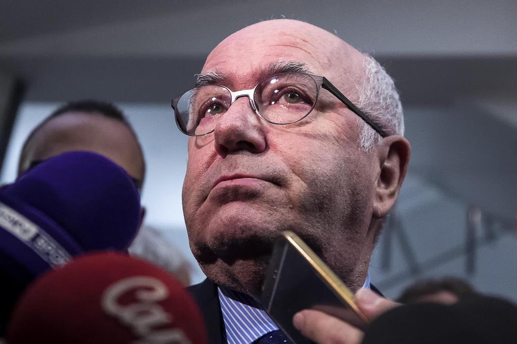 Le président de la Fédération italienne de football (FIGC), Carlo Tavecchio, a démissionné lors d'un conseil fédéral, une semaine après l'élimination de la Nazionale en barrage d'accession à la Coupe du Monde.