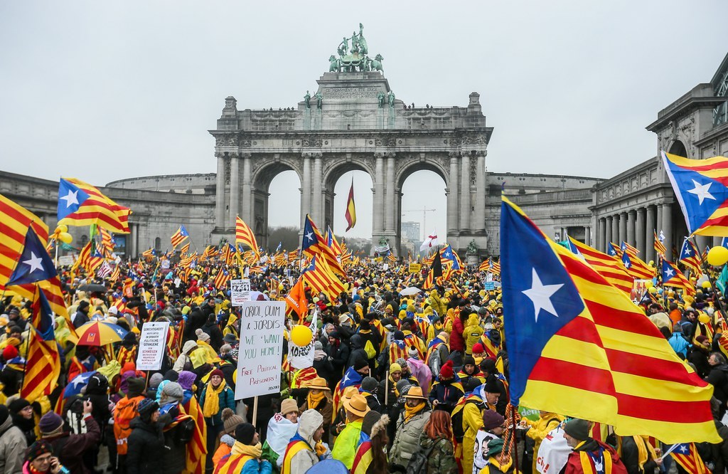 "Nous ne pouvons pas abandonner notre président, qui est en exil ici", a expliqué un manifestant catalan.