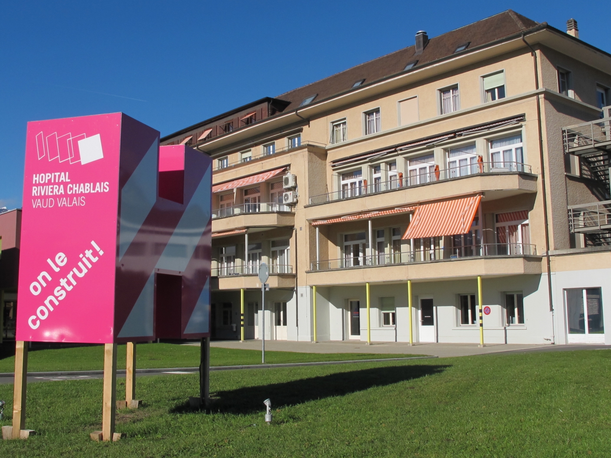 L'Hôpital Riviera-Chablais reste vigilant concernant son avenir financier.