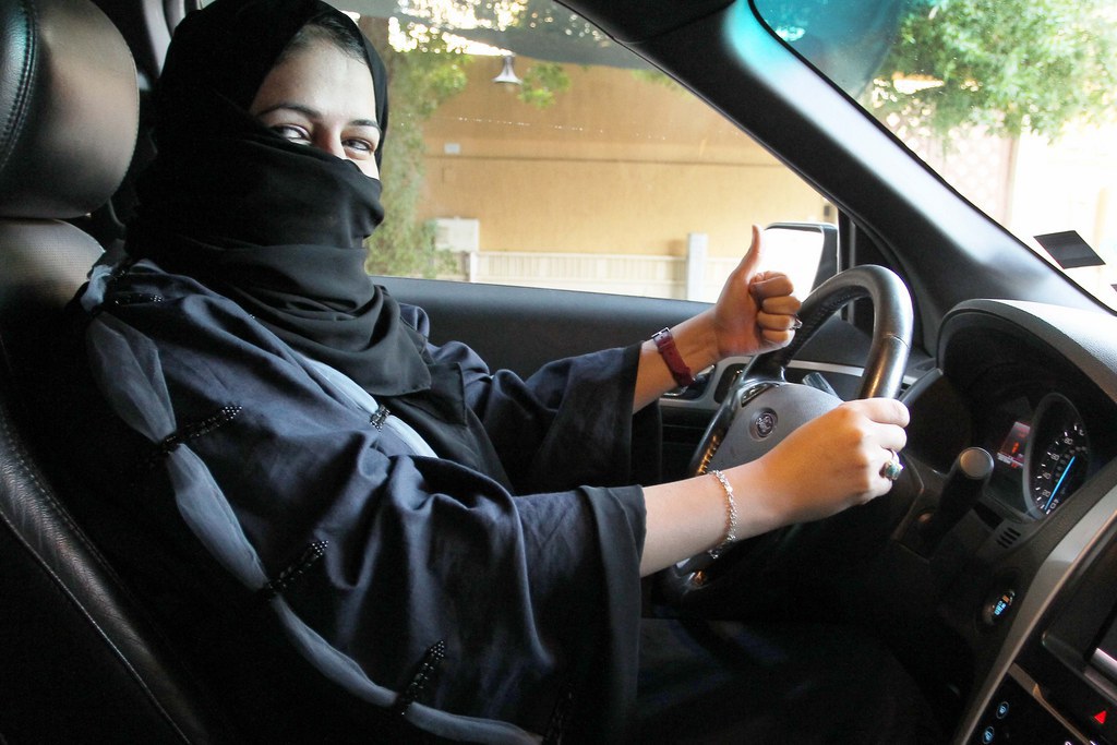 Dans cinq mois. les Saoudiennes pourront conduire sans avoir à se cacher.