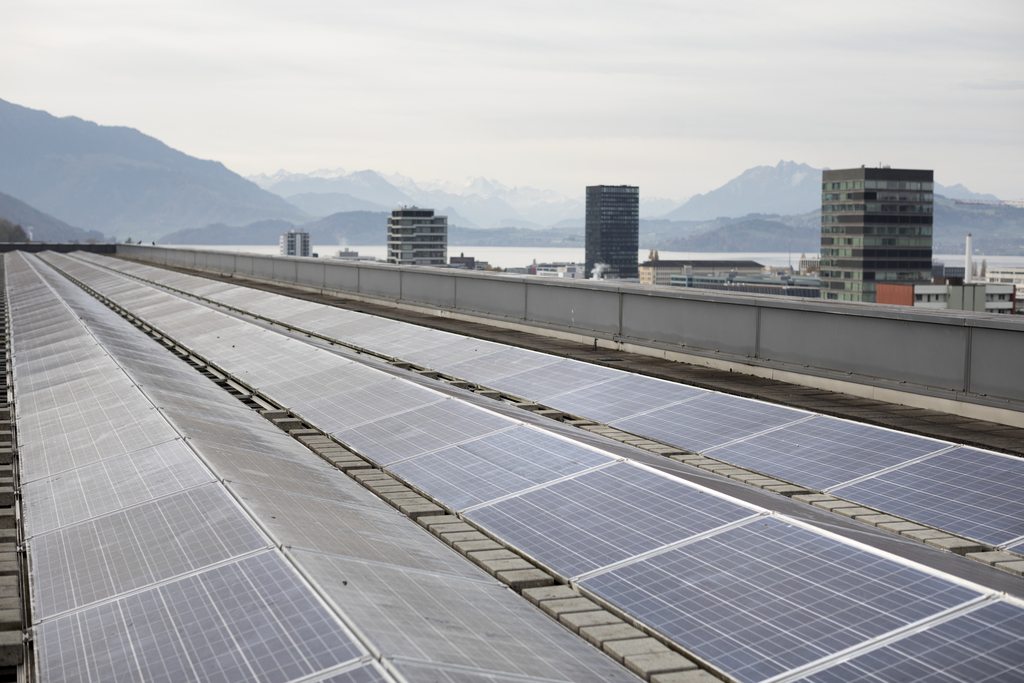 Le photovoltaïque a stagné en Suisse, selon les premiers calculs publiés vendredi par Swissolar, l'association des professionnels de l'énergie solaire. (illustration)