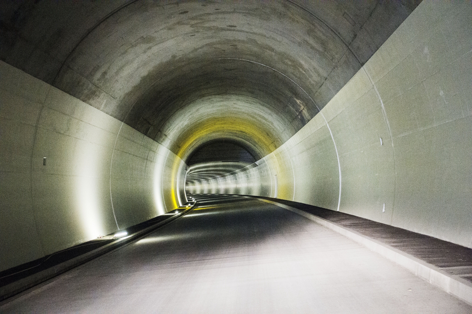 Les fermetures nocturnes de l'autoroute dans le Haut-Valais sont liées à la future ouverture du tunnel d'Eyolz.