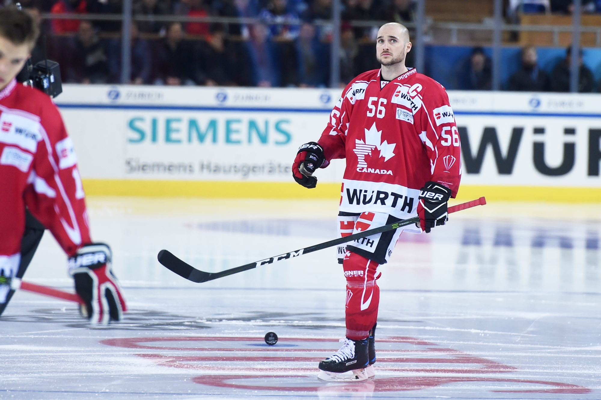 Canada`s Maxim Noreau during the game between Team Canada and HC Davos at the 91th Spengler Cup ice hockey tournament in Davos, Switzerland, Thursday, December 28, 2017. (KEYSTONE/Melanie Duchene) EISHOCKEY SPENGLER CUP 2017 TEAM CANADA HC DAVOS