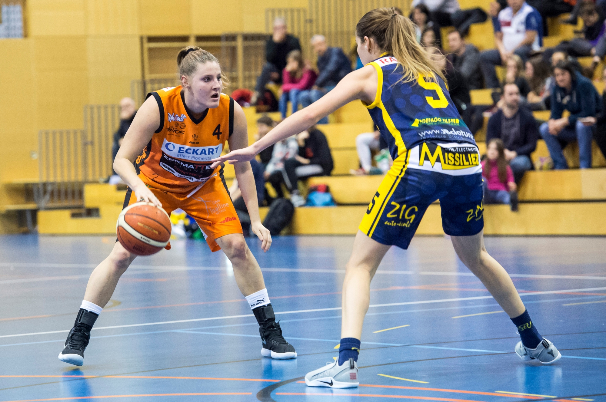 Vetroz, le 02.12.2017



Basket, Championnat Suisse de LNAF.

Hélios Basket Club BBC Troistorrents à la Salle de Bresse.

Nadia Constantin



Christian Hofmann/Le Nouvelliste