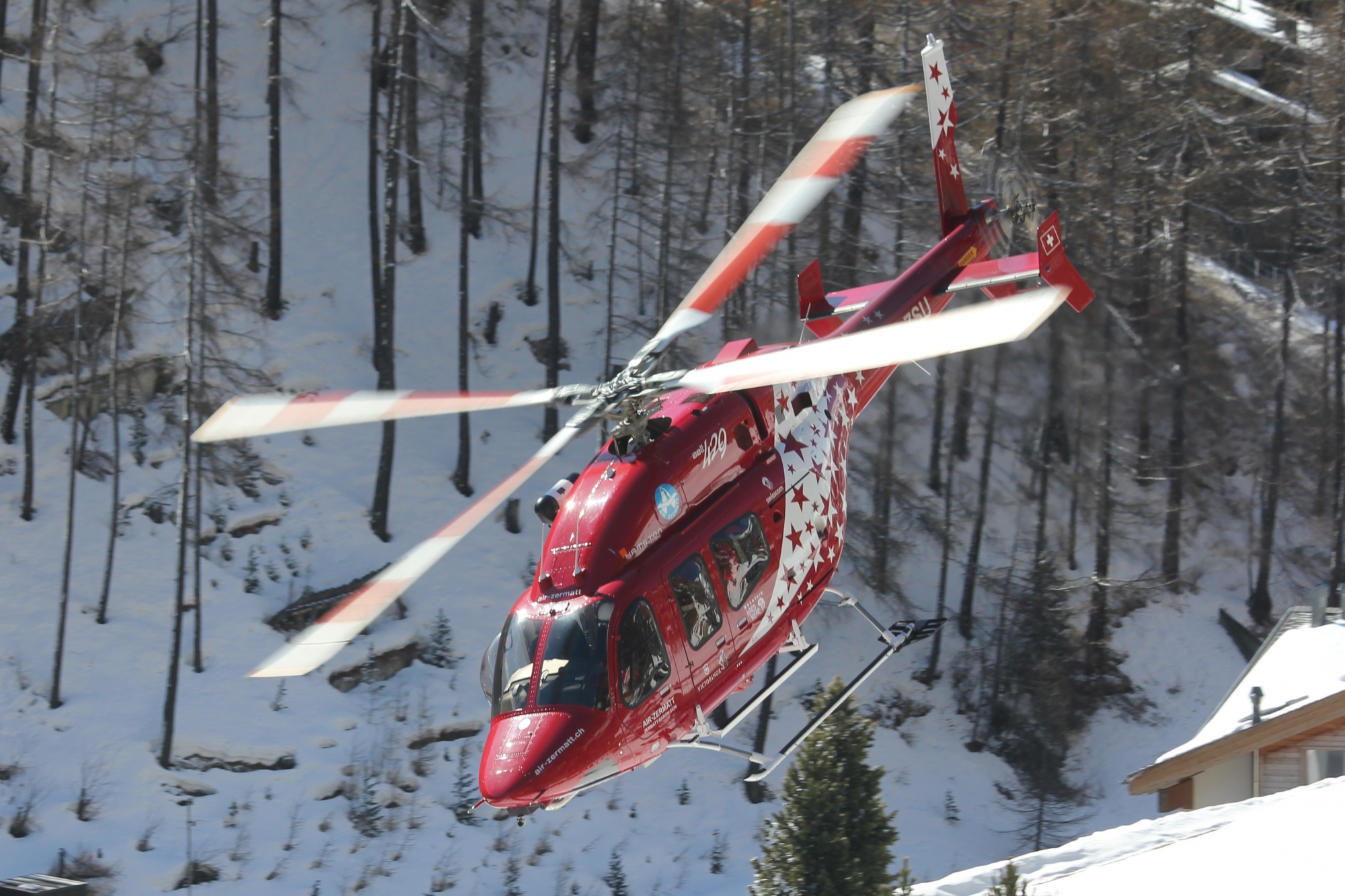 Les hélicoptères d'Air Zermatt sont intervenus 33 fois en quatre jours.