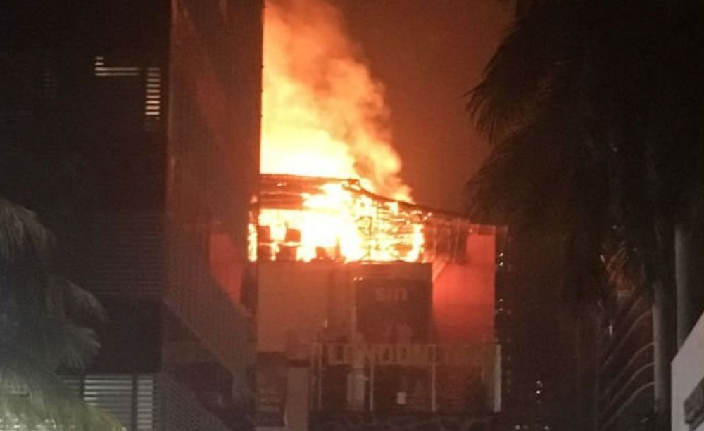 Quatorze personnes ont perdu la vie dans l'incendie d'un immeuble de Bombay.