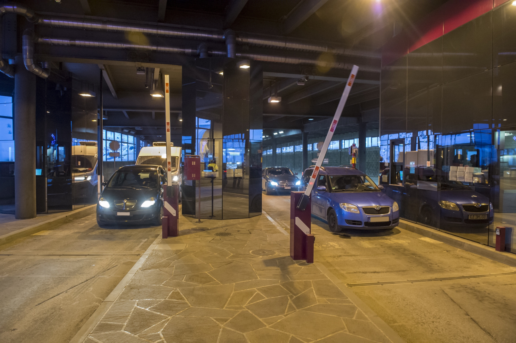 Une heure après la réouverture du tunnel du Grand-Saint-Bernard ce dimanche matin à 8 heures, 130 passages ont été enregistrés du côté suisse. 