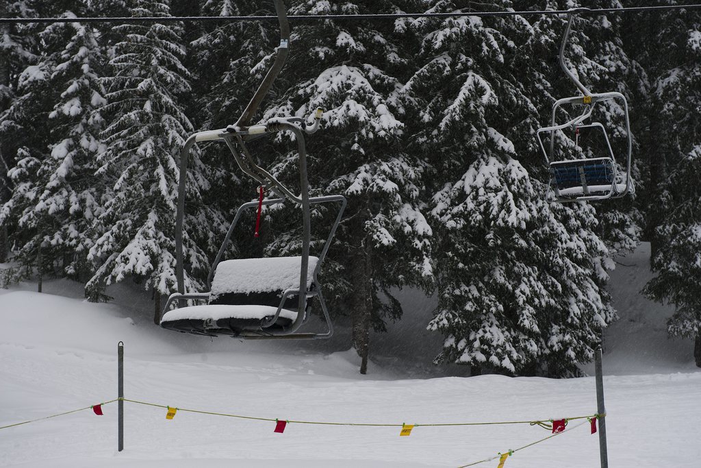 La majeure partie des domaines skiables valaisans ont été fermés à cause de la tempête en moyenne 2 jours durant la période des vacances.