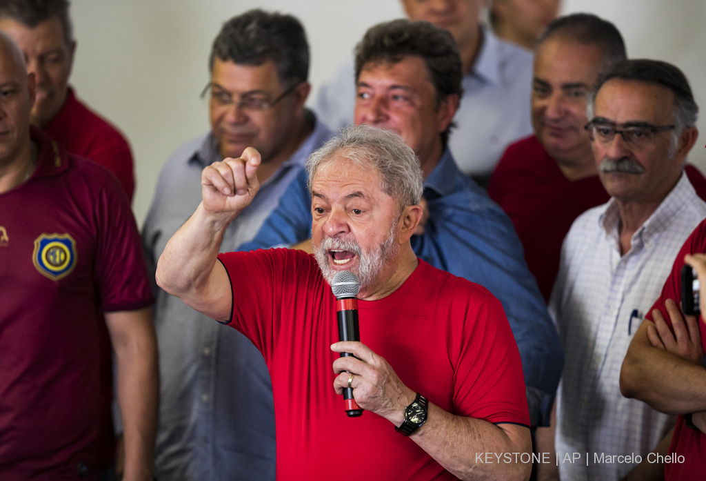 Lula, déjà président du Brésil de 2003 à 2010, avait prévu de se présenter à nouveau cette année.